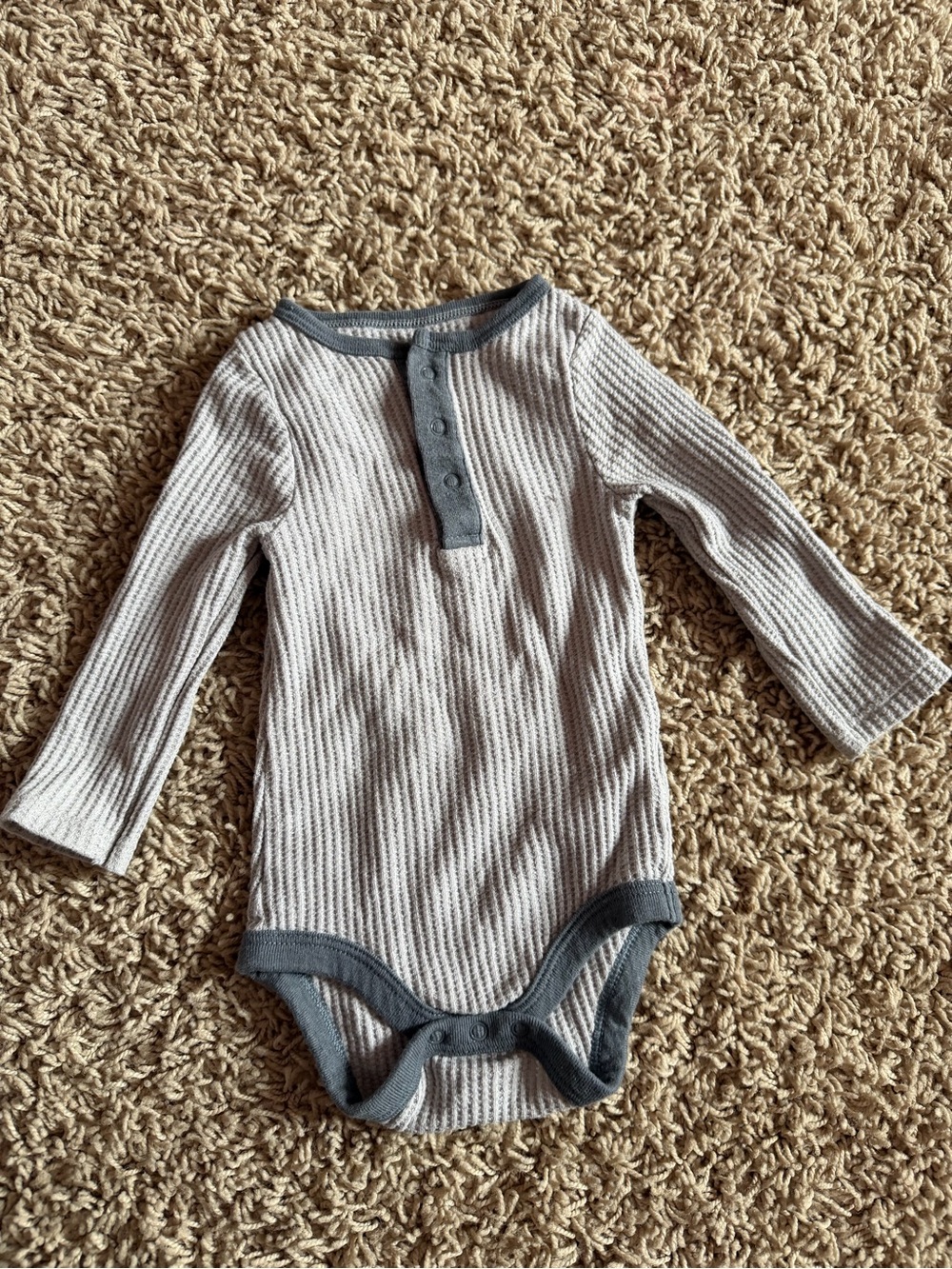 Cloud Island Waffle Knit Long Sleeve Bodysuit – Size 6–9M